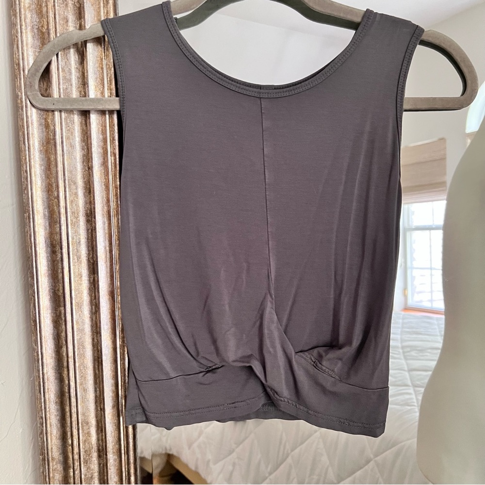 EUC || Gray Workout Crop Top || Small - Picture 4 of 7